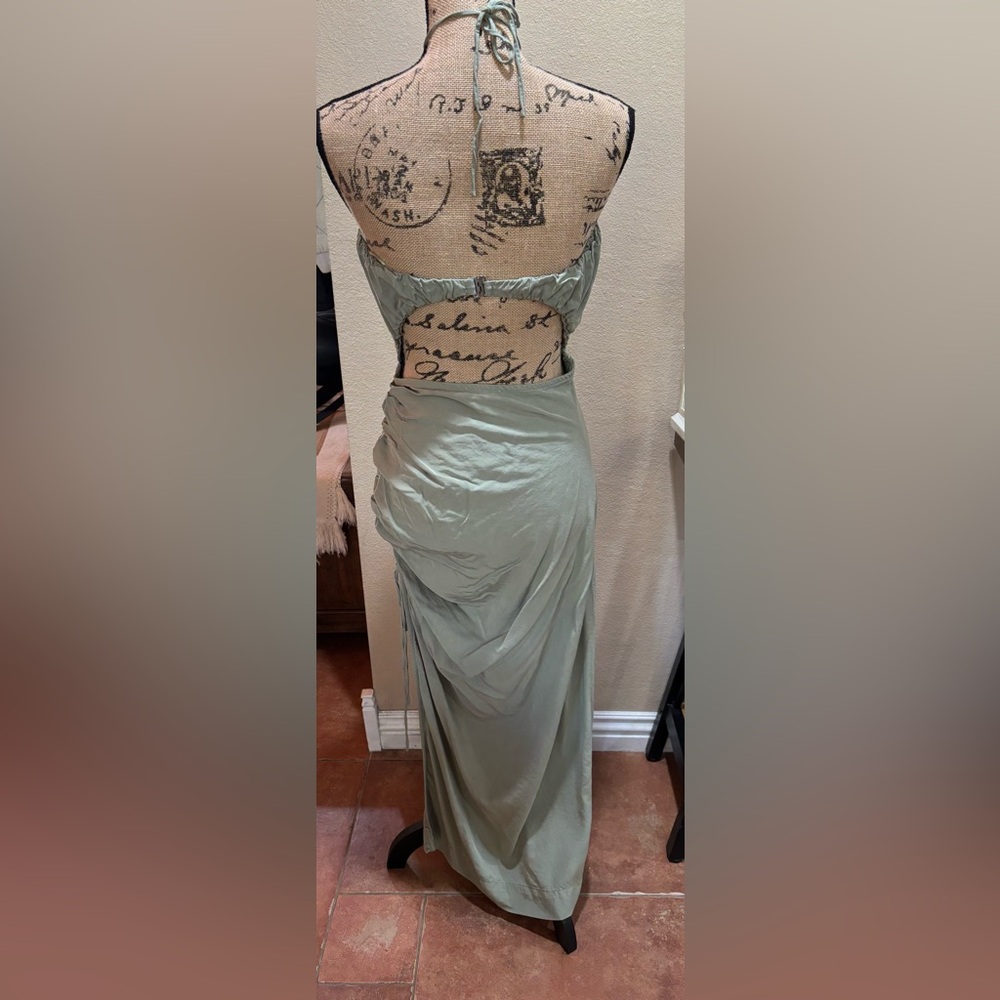 MABLE Maxi Dress Vacation Halter Side Slit dress olive green - Picture 4 of 5